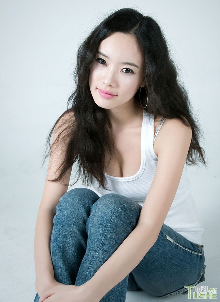 亚洲美女模特身材火辣性感摄影(图6)
