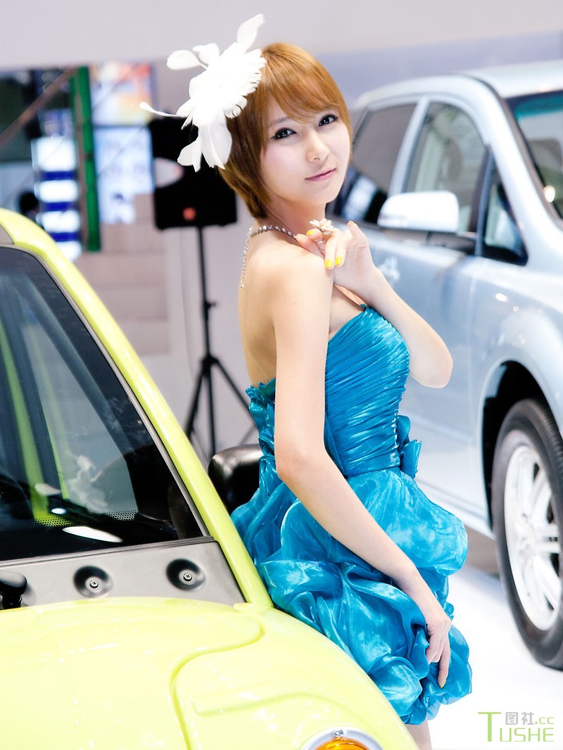 香车美女摄影时尚迷你蓝色短裙(图6)