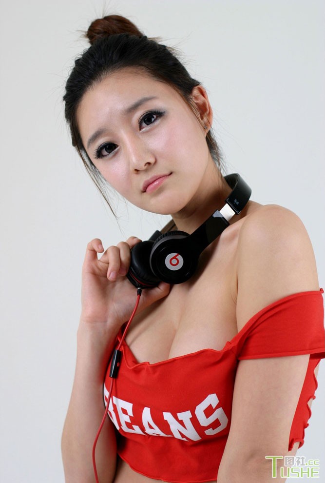 韩国气质美女崔涩琪写真娇媚如花绽放(图2)