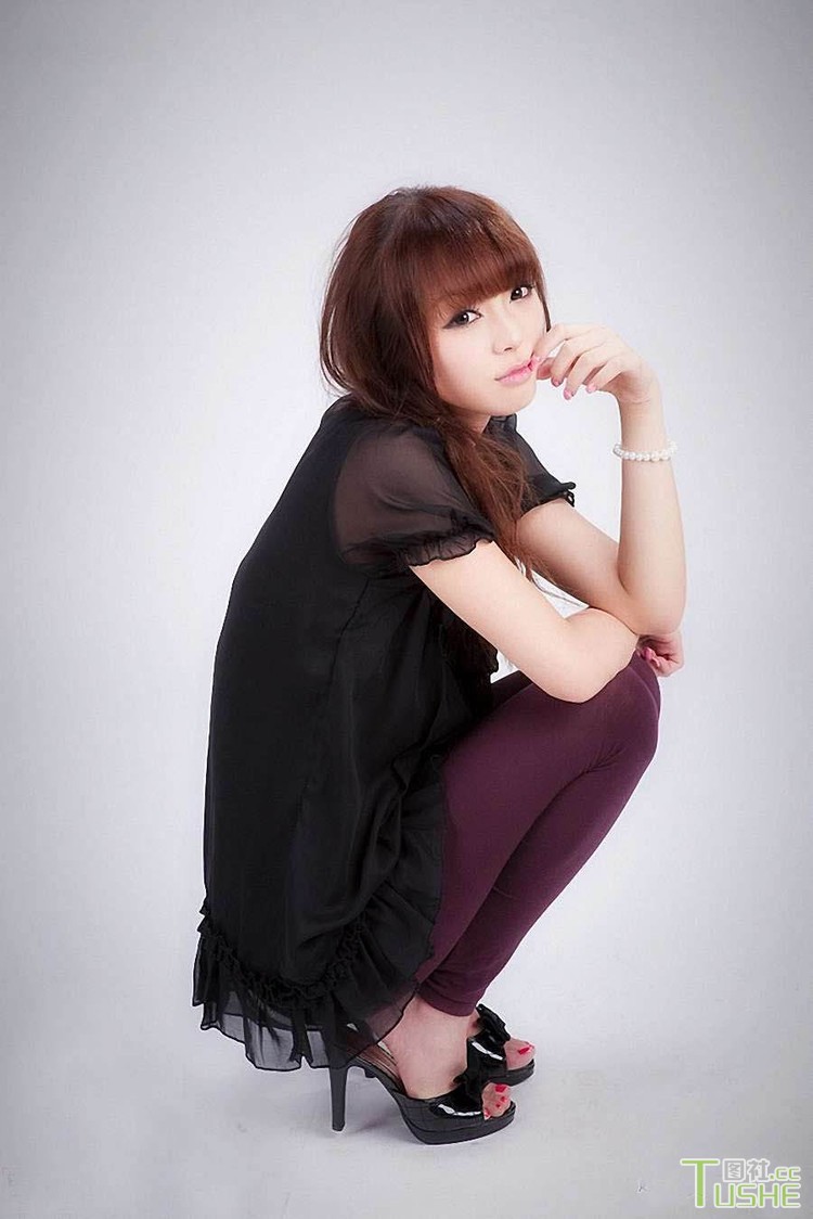 嫩模黄诗思写真展现纯美大片(图2)