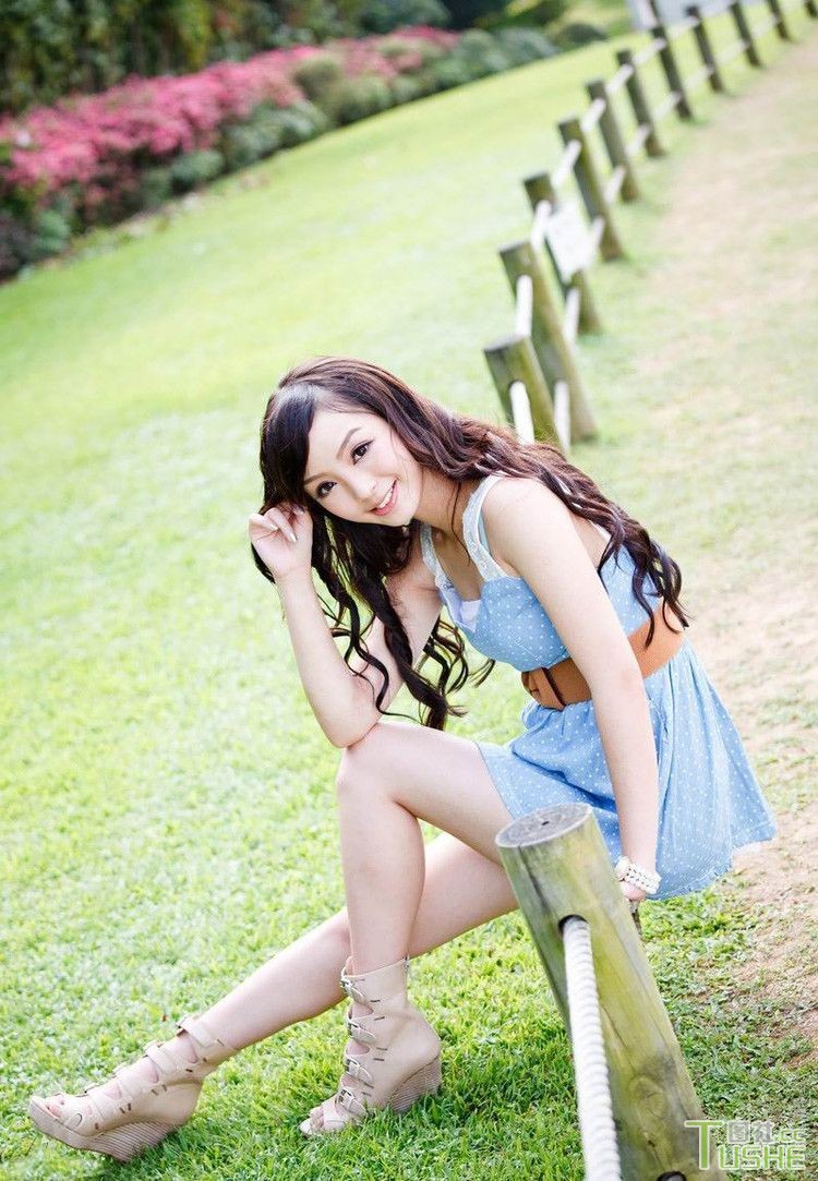 嫩模黄诗思写真展现纯美大片(图8)