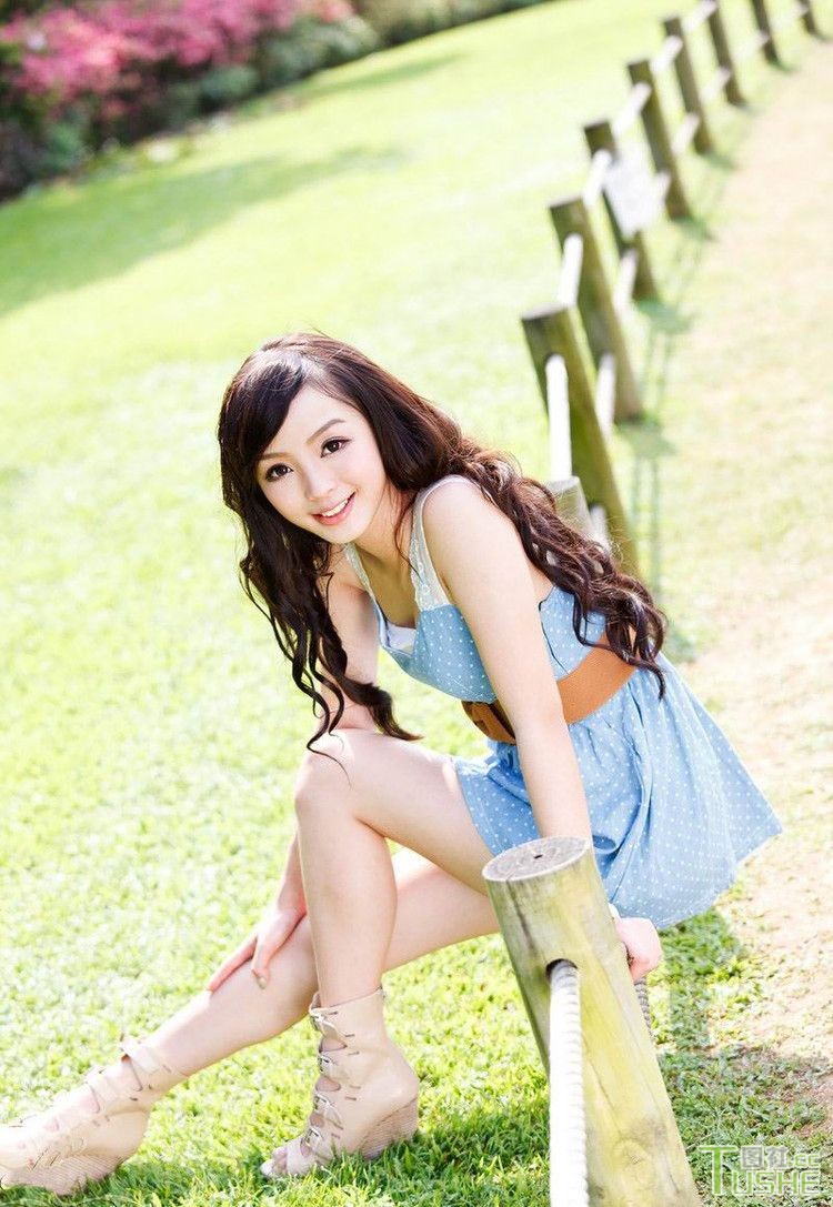 嫩模黄诗思写真展现纯美大片(图9)