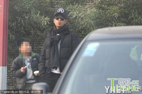 陈坤回应儿子生母身份 炒你妹啊