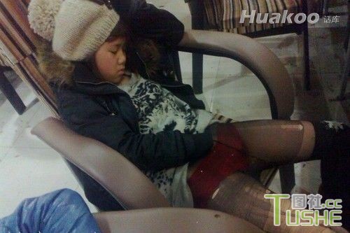 瞬间就被雷得两眼发黑！