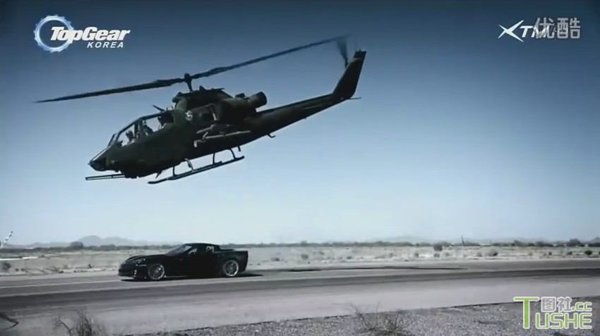 武装直升机与跑车竞赛惨遭坠毁