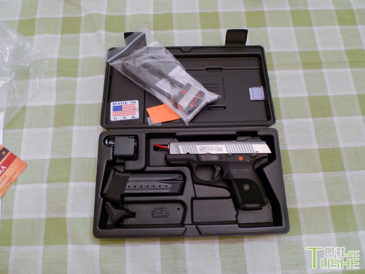 网友自曝国外买的手枪 让人眼馋