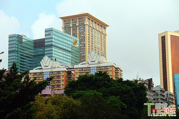 实拍澳门市井生活 贫富悬殊！