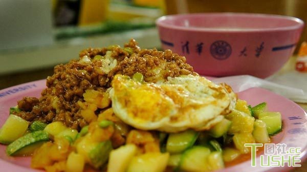 都是吃食堂 这差距也太大了吧