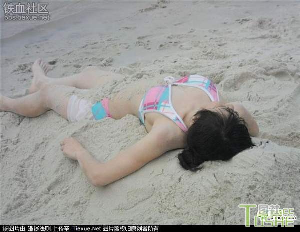 水上乐园一幕幕 让人春心荡漾啊