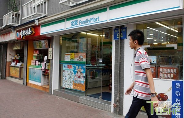 少年为避孕套两天四抢便利店