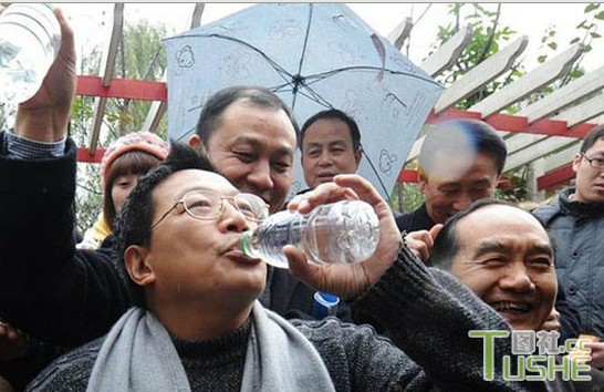 “秀”似乎成了官员的必修课